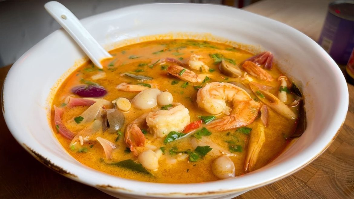 Chutný život AICQdRi_8tM_1080-1170x658 Tajský tom yam doma: Jak dosáhnout chuti oblíbené polévky z restaurace Polévka  