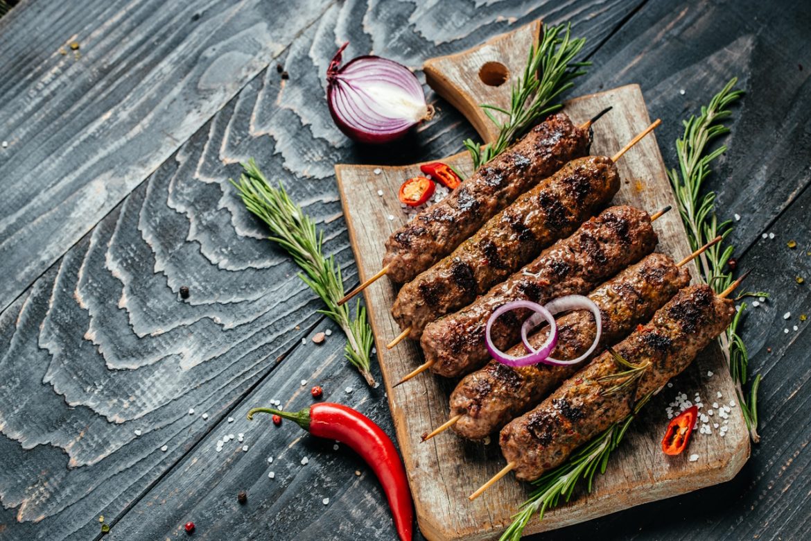 Chutný život cevabcici-Jednoduchy-Recept-na-Vikend-1746008110-1170x780 Čevabčiči: Jednoduchý Recept na Víkend Masové pokrmy  